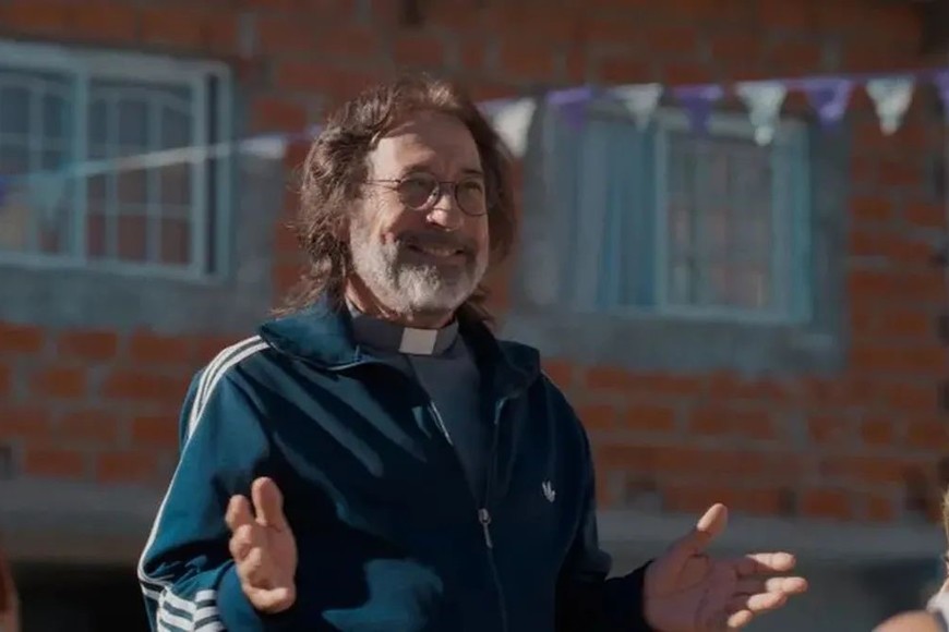 Uno de los personajes que aparecen es un cura.