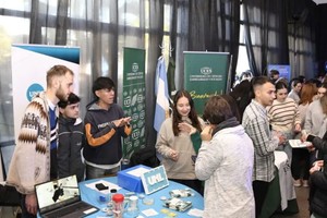 La propuesta incluyó charlas motivacionales y stands de 20 instituciones educativas, que ofrecen diversas opciones de formación y capacitación.