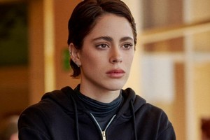 Tini Stoessel interpreta a Miranda, una joven que busca descubrir sus orígenes.