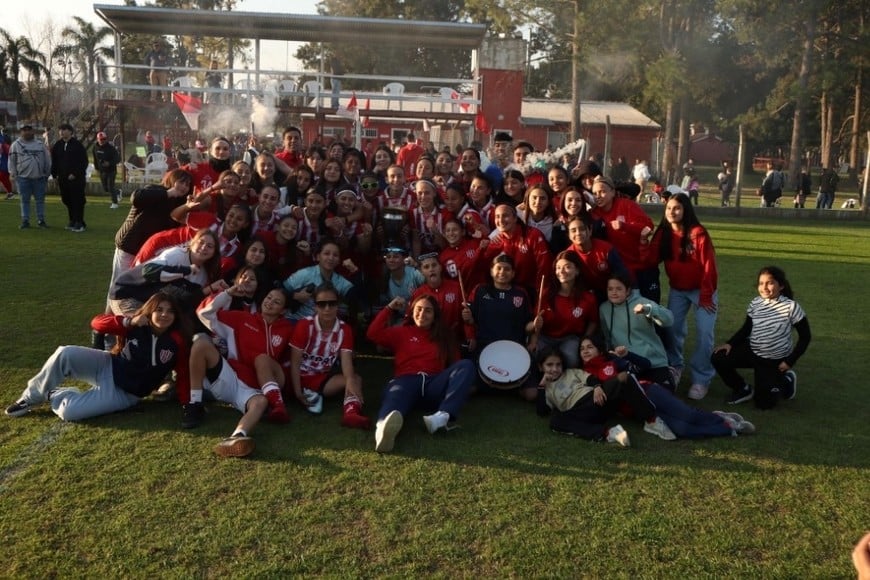 Unión campeón. Las chicas de Unión se quedaron con el clásico disputado ante Colón y se consagraron campeonas del Apertura.