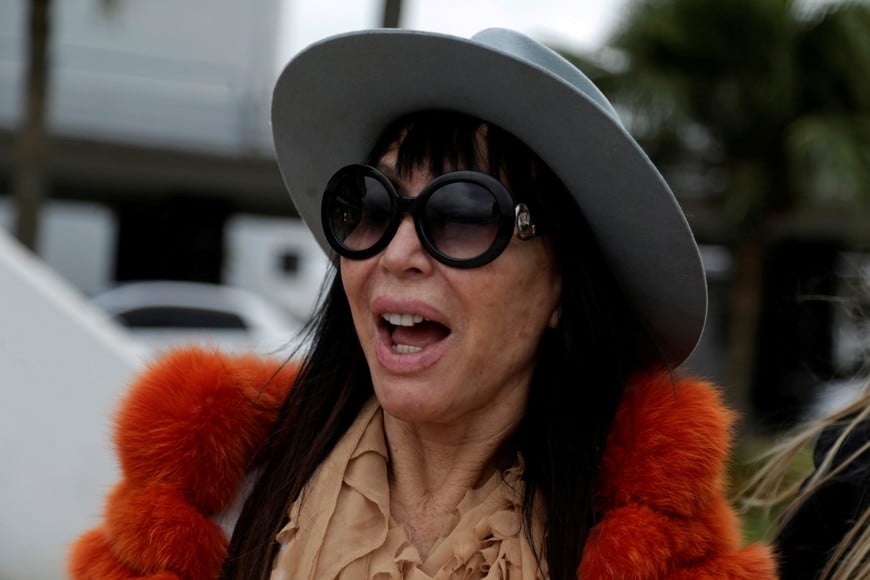 Argentinian actor Moria Casan arrives at the airport to attend court in Luque, Paraguay, August 3, 2017. REUTERS/Jorge Adorno paraguay moria casan vedette regresa a paraguay a comparecer ante la justicia juicio roba joyas