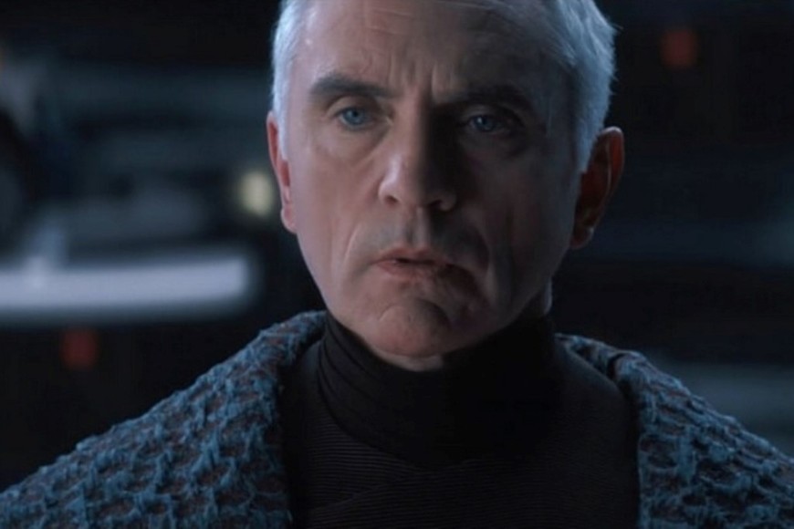 Terence Stamp en su papel como Finis Valorum. Foto: Gentileza