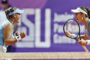 El equipo argentino de tenis brilló en el cierre de la jornada y sumó tres medallas.