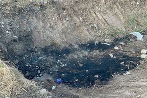 Hay evidencias de que los asesinaron intentaron borrar rastros incendiando el cadáver.