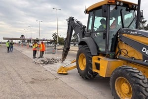 Iniciaron este lunes los trabajos de recuperación de calzadas de hormigón en los accesos al viaducto que conecta ambas provincias.