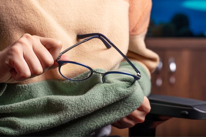 Guardar las gafas en un estuche rígido prolonga los resultados.