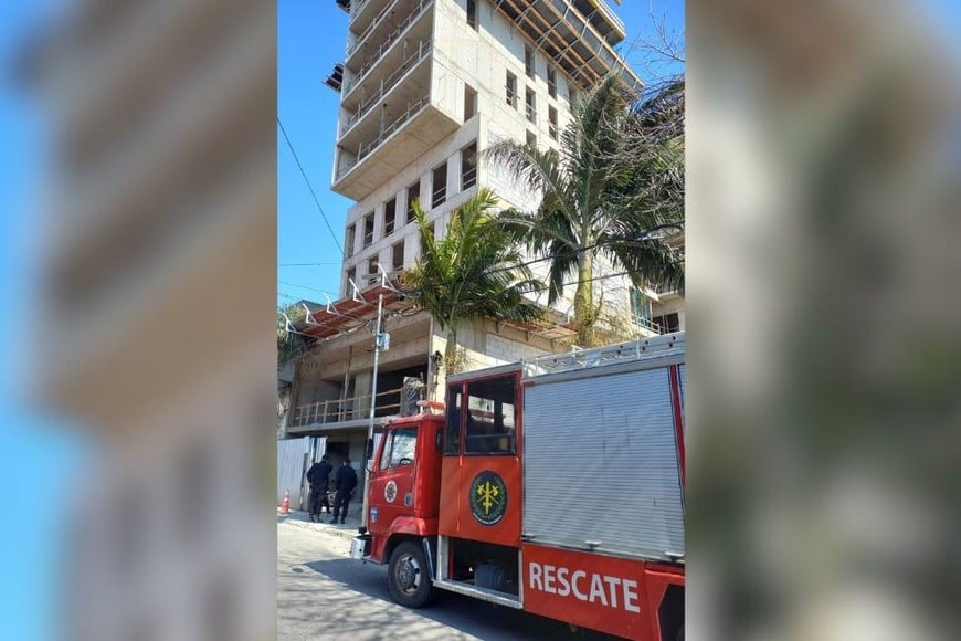 Cuando el personal de emergencias llegó al lugar, sólo uno de los cinco obreros estaba con vida. Foto: El Litoral