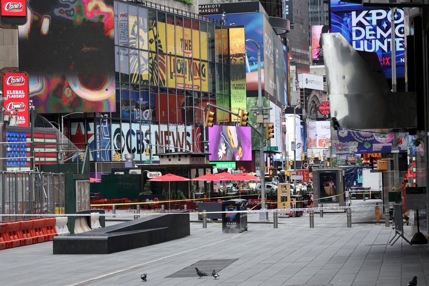 A view of Times Square as emergency responders work at the scene of  a suspicious package in New York City, U.S., August 18, 2025. REUTERS/Brendan McDermid