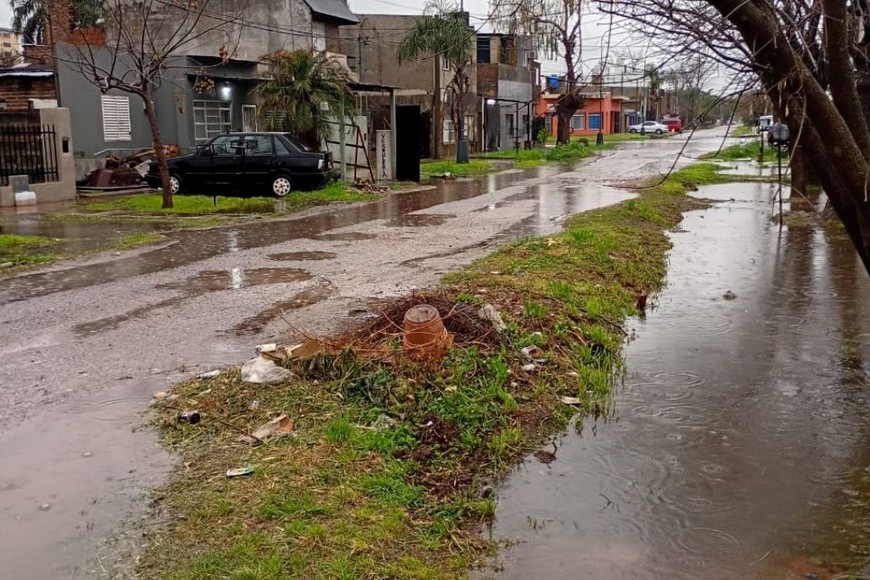 Baches y desagües tapados generan reclamo. Foto: Periodismo Ciudadano.
