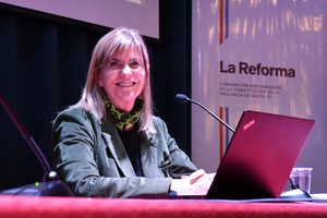 Presidenta de la comisión, Alejandra Rodenas