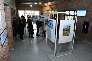 La exposición exhibe más de 80 fotografías que abordan la temática hídrica. Crédito: Guillermo Di Salvatore