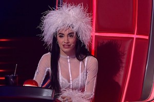 La cantante y otro tenso momento al aire.