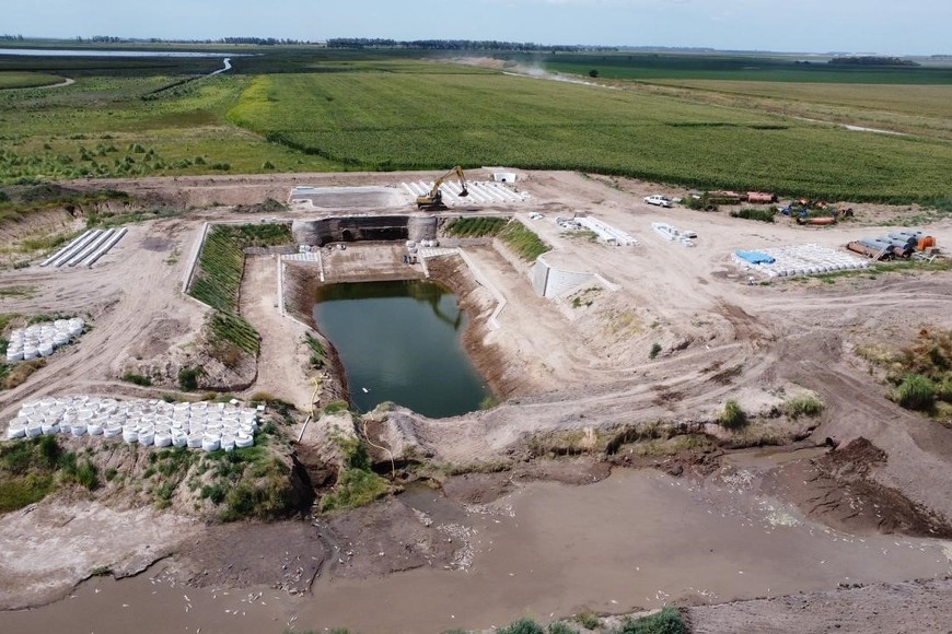 El objetivo es proteger los cascos urbanos de la región y reducir el impacto de las lluvias en las áreas productivas.