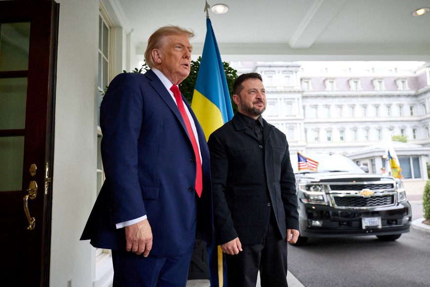 U.S. President Donald Trump and Ukrainian President Volodymyr Zelenskiy meet at the White House, amid negotiations to end the Russian war in Ukraine, in Washington, D.C., U.S., August 18, 2025. Ukrainian Presidential Press Service/Handout via REUTERS ATTENTION EDITORS - THIS IMAGE HAS BEEN SUPPLIED BY A THIRD PARTY.