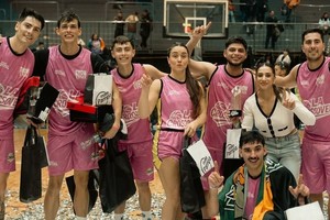 Festejo de campeones con Stenta como gran protagonista.