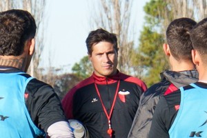 “¡Bienvenido Ezequiel!”. Foto: @ColonOficial