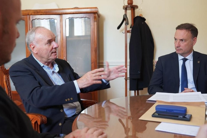 A través de este proyecto se pavimentarán siete calles, se harán nueve cuadras de cordón cuneta y trabajos de entubación y colocación de módulos premoldeados en calle 42 y avenida 71, calle 44 y 71, calle 36 y 71 y avenida 50 y 71.