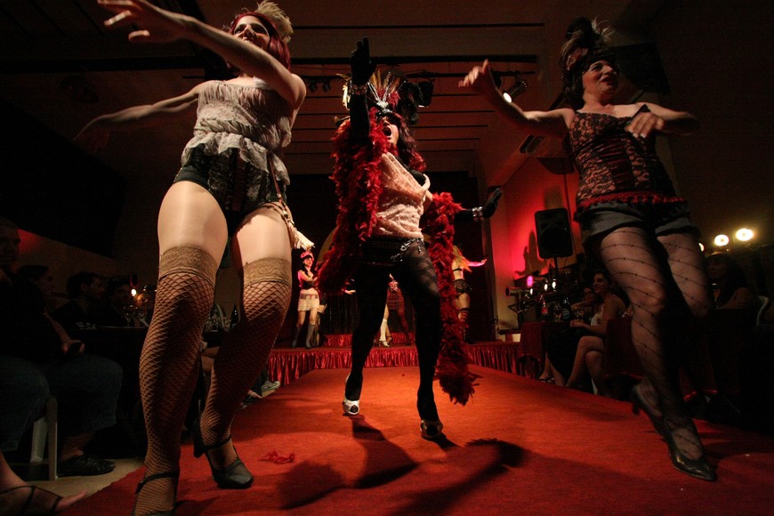 Foto de la obra teatral “El Rutilante Cabaret” (2008).