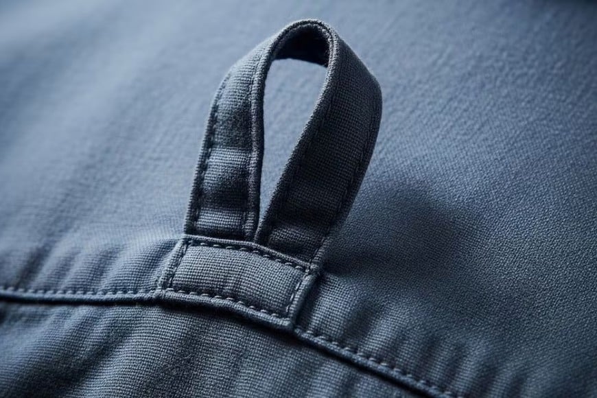 Pequeño lazo trasero en diferentes estilos y telas.