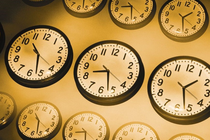 Cuatro horas al oeste del Meridiano de Greenwich,