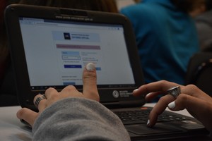 En las primeras horas de inscripción ya hubo 100 anotados para terminar la escuela secundaria. Crédito: Mauricio Garín