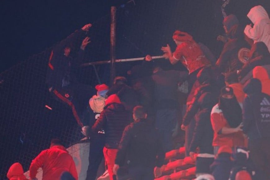Incidentes en el partido de Independiente con U de Chile.