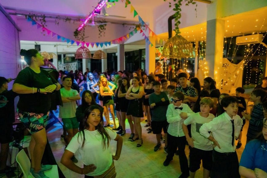 Cada año miles de familias eligen el Delta como destino cercano, seguro y emocionante para el cierre del ciclo primario.