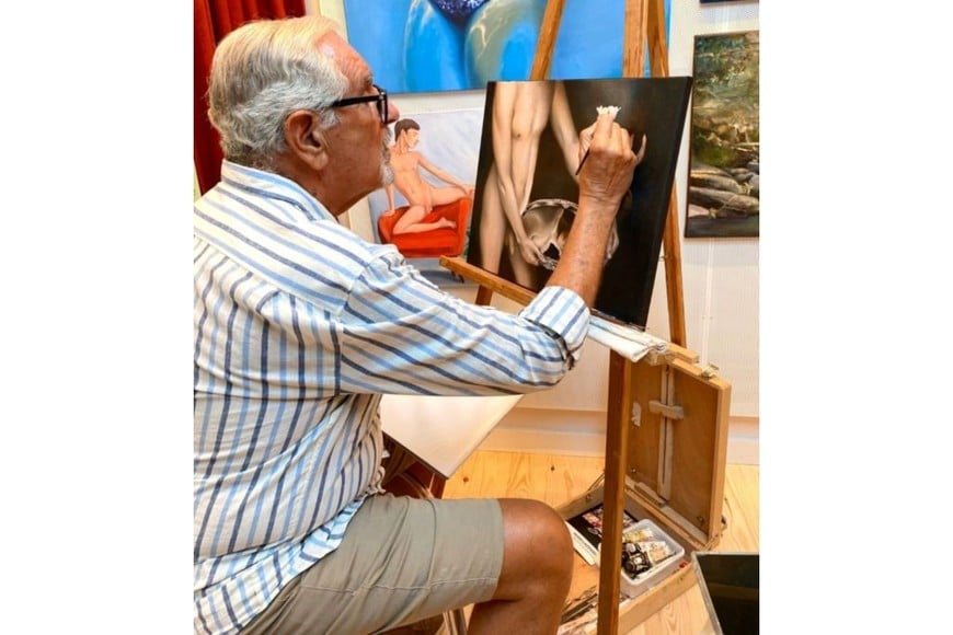 Hugo Lazzarini pintando en directo en un muestra en Sitges.
