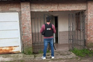 En la casa donde fue detenida la mujer fueron secuestrados dos teléfonos. Foto: El Litoral