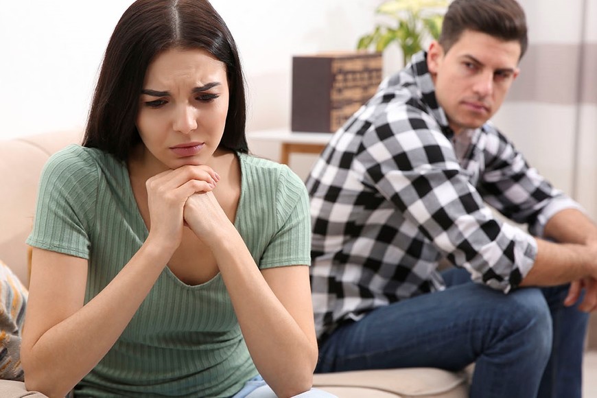 La cultura del "usar y tirar" trasladada a las emociones, así como a la constante búsqueda de una gratificación instantánea, fueron mermando nuestra capacidad para invertir tiempo, esfuerzo y vulnerabilidad en la construcción de relaciones sólidas y significativas. Gentileza