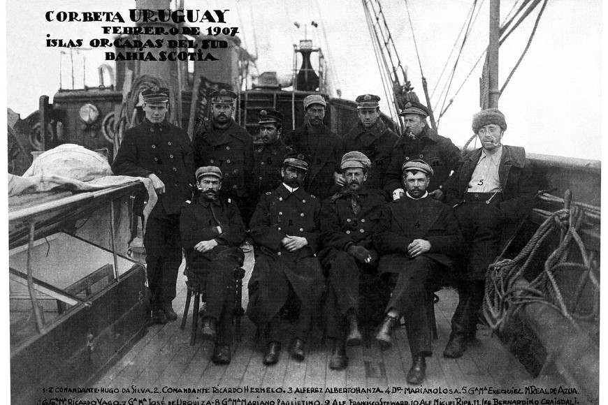 Tripulación de la "Uruguay" en 1907.