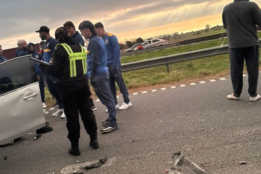 Compañeros frenaron ante el siniestro.