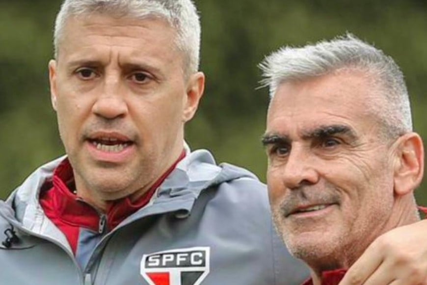 Hernán Crespo junto al santafesino Gustavo Nepote, que no solo es su entrenador de arqueros sino un colaborador en el que confía ciegamente y lo sigue eligiendo. Arrancaron muy bien en San Pablo en esta segunda vez. Crédito: El Litoral.