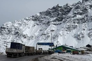 Intensas nevadas causarón serias complicaciones para el tránsito internacional