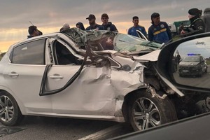 Así quedó el auto del juvenil canalla.