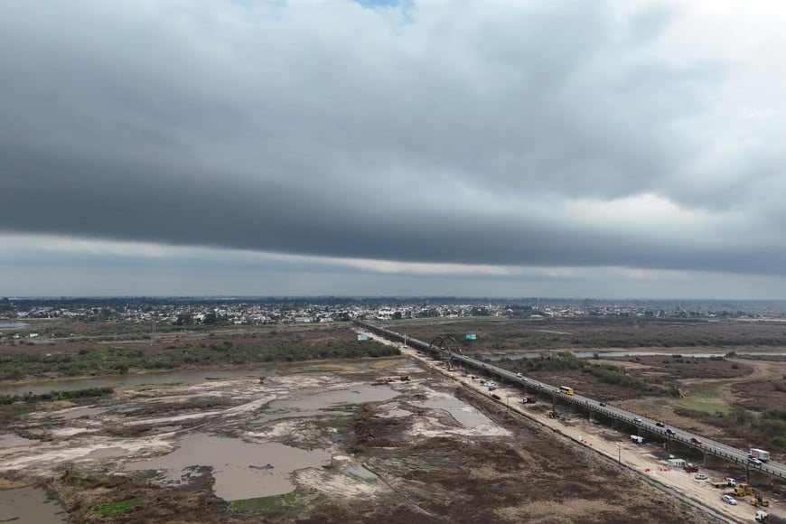 La nubes oscurecieron el cielo, pero sin las precipitaciones esperadas por el SMN. Crédito: Fernando Nicola