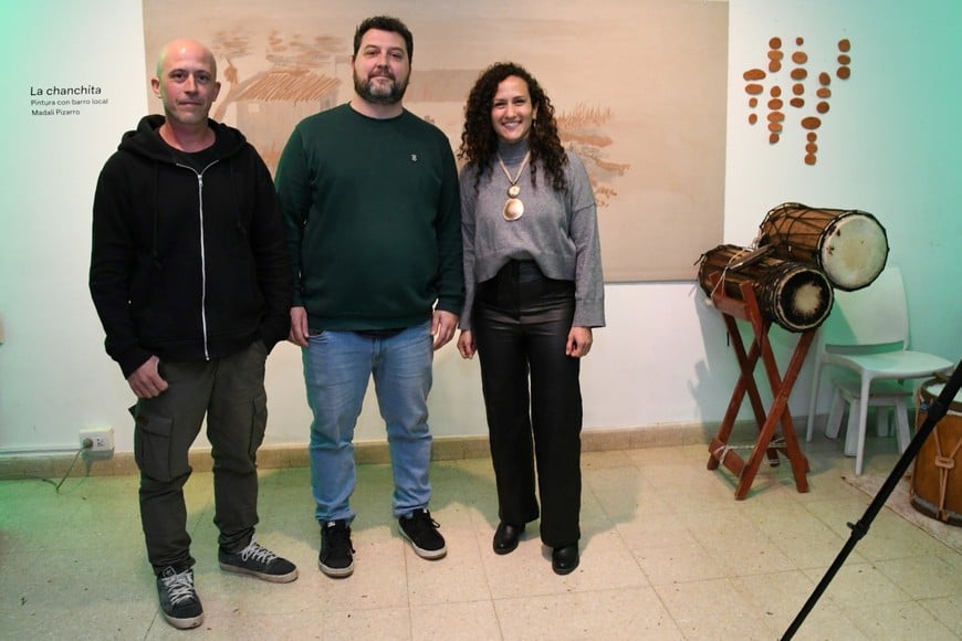 : “Santa Fe es el liso, el alfajor, la cumbia; pero también es su entorno, su naturaleza, sus humedales, sus ríos, sus islas. Por eso venimos a celebrar lo que somos, porque creemos que es necesario revalorizar nuestra identidad, nuestro entorno y nuestra cultura”, dijo Mondino. Foto: Manuel Fabatia