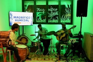 “Santa Fe es el liso, el alfajor, la cumbia; pero también es su entorno, su naturaleza, sus humedales, sus ríos, sus islas. Por eso venimos a celebrar lo que somos, porque creemos que es necesario revalorizar nuestra identidad, nuestro entorno y nuestra cultura”, dijo Mondino. Foto: Manuel Fabatia