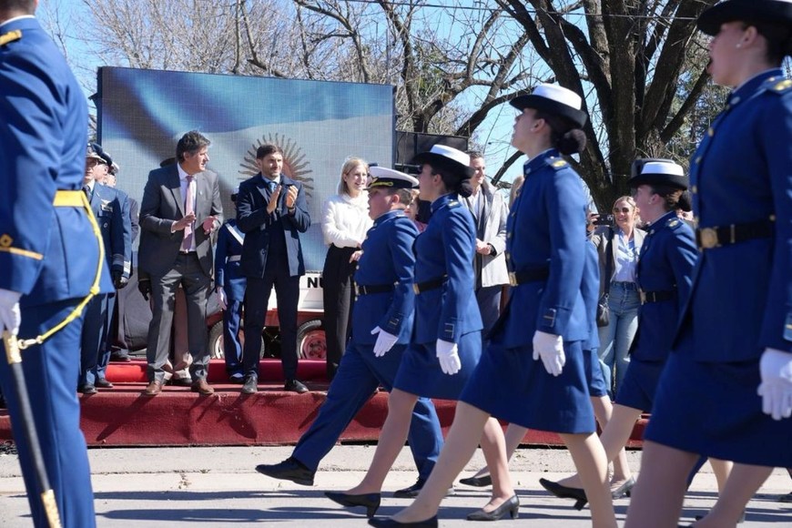 La comunidad de Funes celebró su aniversario con un mensaje de unidad y reconstrucción.