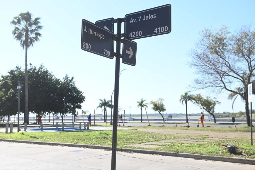 Apertura de calles para conectar barrios y modernizar la movilidad en el marco de la obra en Av. Siete Jefes.