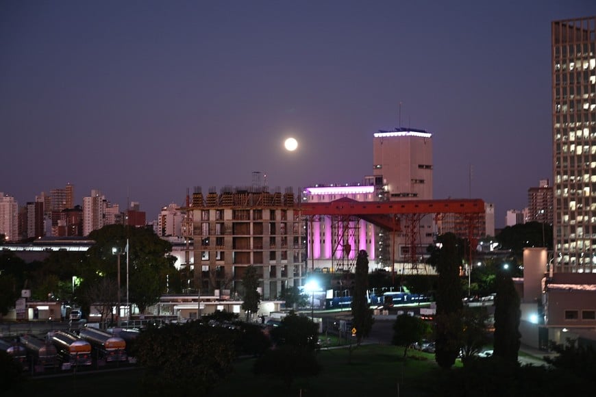 Lunes con sol en la capital santafesina. Crédito: Flavio Raina