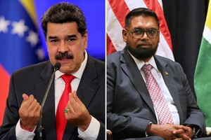 Nicolás Maduro, presidente de Venezuela, e Irfaan Ali, preidente de Guyana. Crédito: Reuters