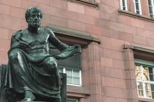 La "Ética a Nicómaco" de Aristóteles es un tratado exhaustivo sobre ética, fundamentalmente, pero que abarca una amplia gama de temas, particularmente la virtud. Gentileza