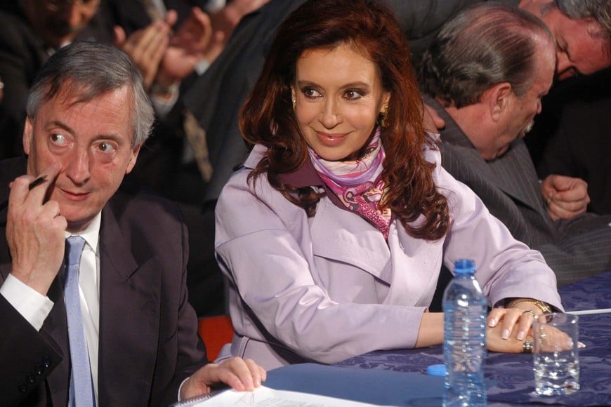 El "blindaje" de los DNU, con la exigencia del rechazo de ambas cámaras para quedar sin efecto, fue impulsado por Cristina Fernández como senadora en 2006, durante la presidencia de Néstor Kirchner. Crédito: Archivo El Litoral.