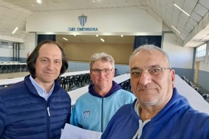 “Siempre es un orgullo visitar a instituciones que trabajan con dedicación para la comunidad pero sobre todo para los niños y jóvenes, el Torneo Humbertito es una muestra del espíritu deportivo y comunitario", manifestó Calvo.