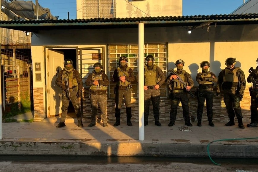 También se secuestró una camioneta que utilizaban los delincuentes.