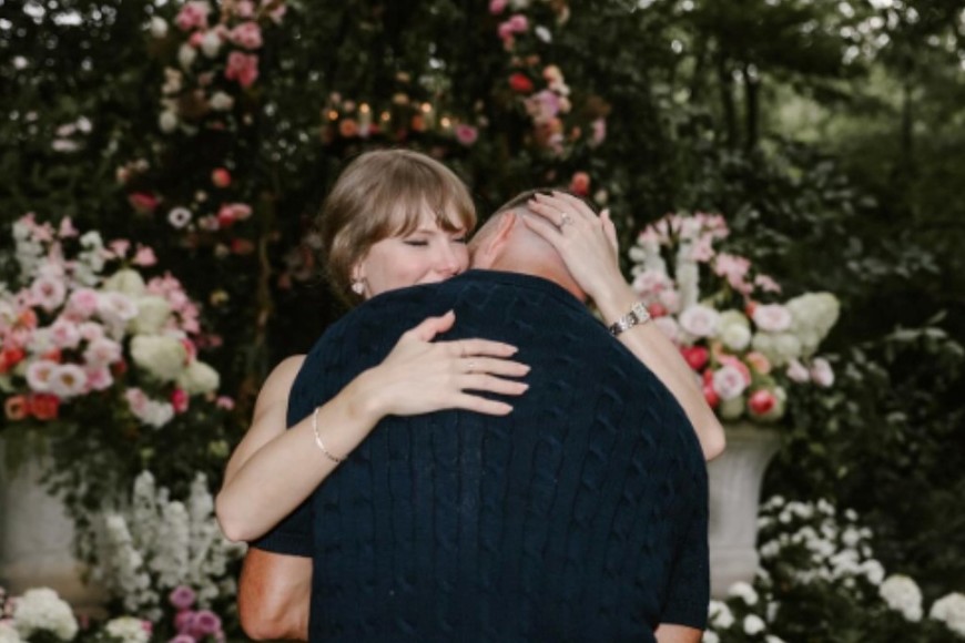 Taylor Swift y Travis Kelce Crédito: @taylorswift @killatrav