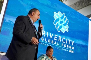 “Contamos cómo aprendimos a convivir, desde la planificación, con el río", dijo Poletti a El Litoral.
