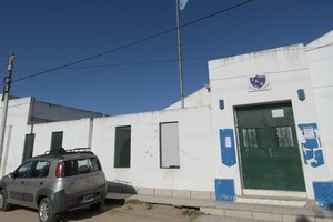 El hecho generó fuerte conmoción entre docentes y padres que a esa hora dejaban a sus hijos en la escuela. Crédito: Manuel Fabatía