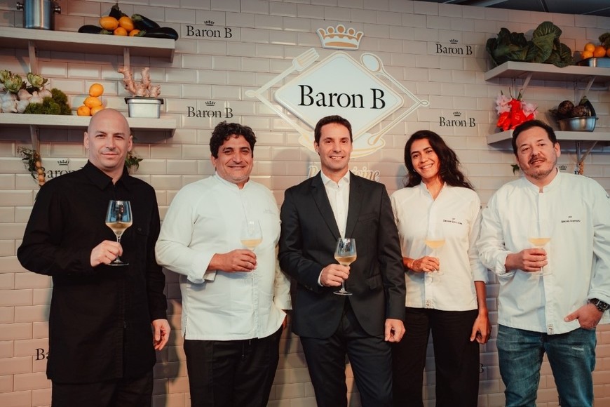 El jurado junto a Pablo Landaburu, Director General de Moët Hennessy South LAC